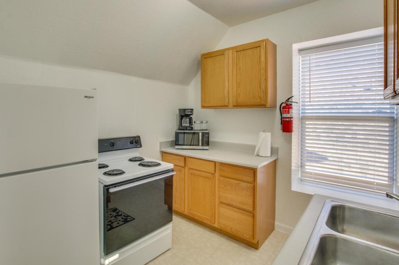 Convenient Logan Apartment - 1 Block To Town! Exterior foto